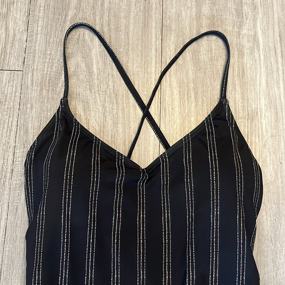 Swimsuit - Picture 2 of 9